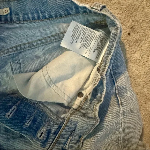 Levi’s wedgie Jean shorts - Picture 5 of 5